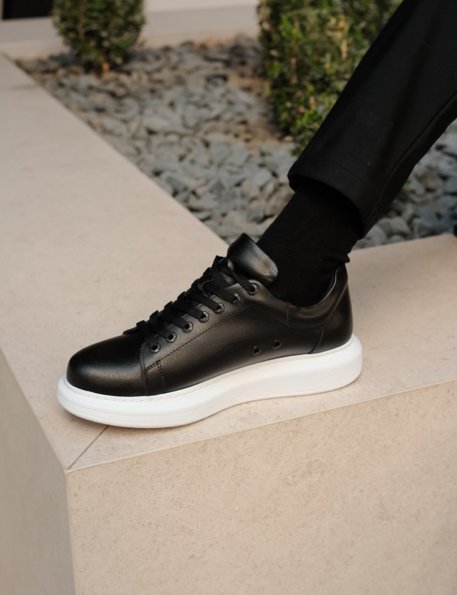 Ανδρικά ασπρόμαυρα δίσολα Sneakers λαστιχένια σόλα CH25700 φωτογραφία